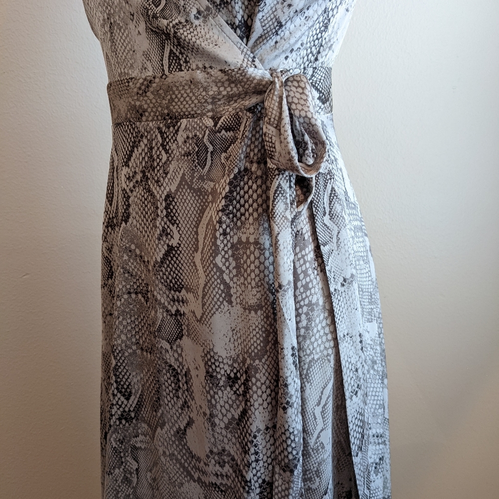 WHBM - Sz.0 - Lunar Python/Snake Dress - Picture 11 of 11